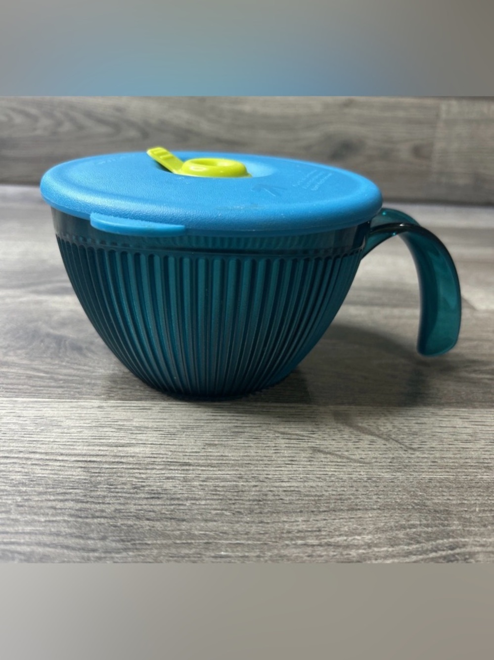 Tupperware Vent 'N Serve Microwave Soup Bowl Mug